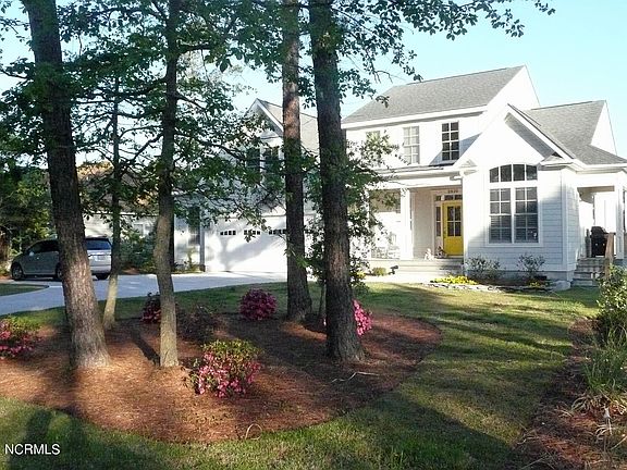 3rd image of 2810 St James Drive SE