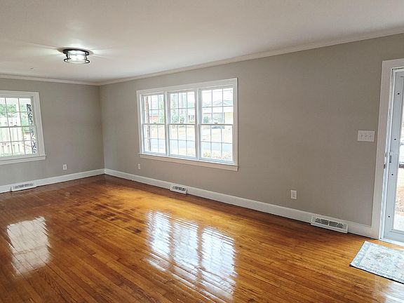 3rd image of 209 Hardee Circle