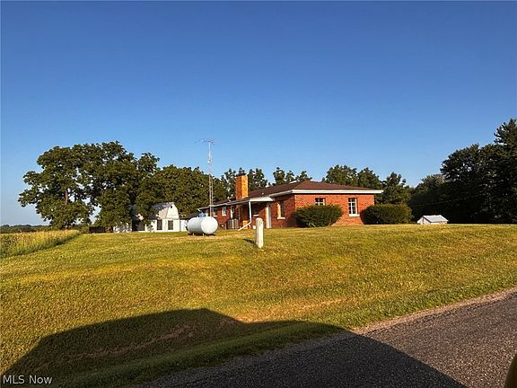 4th image of 3898 Watertown Rd