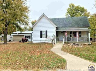 418 Whiting St, Whiting, KS 66552