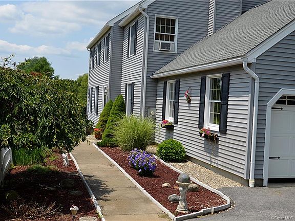 4th image of 96 Longmeadow Dr
