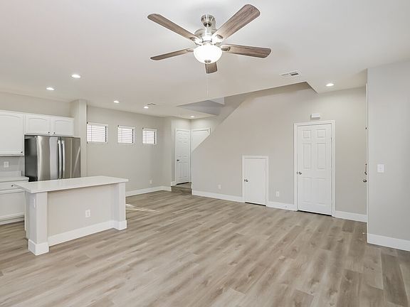 5th image of 272 Sweet Sugar Pine Dr