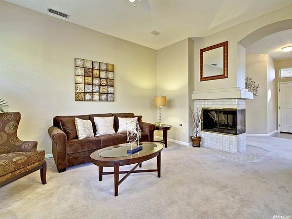4th image of 174 Elkins Cir