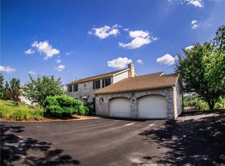 4460 Bachman Dr, Schnecksville, PA 18078