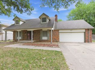 1243 N Dry Creek Dr, Derby, KS 67037