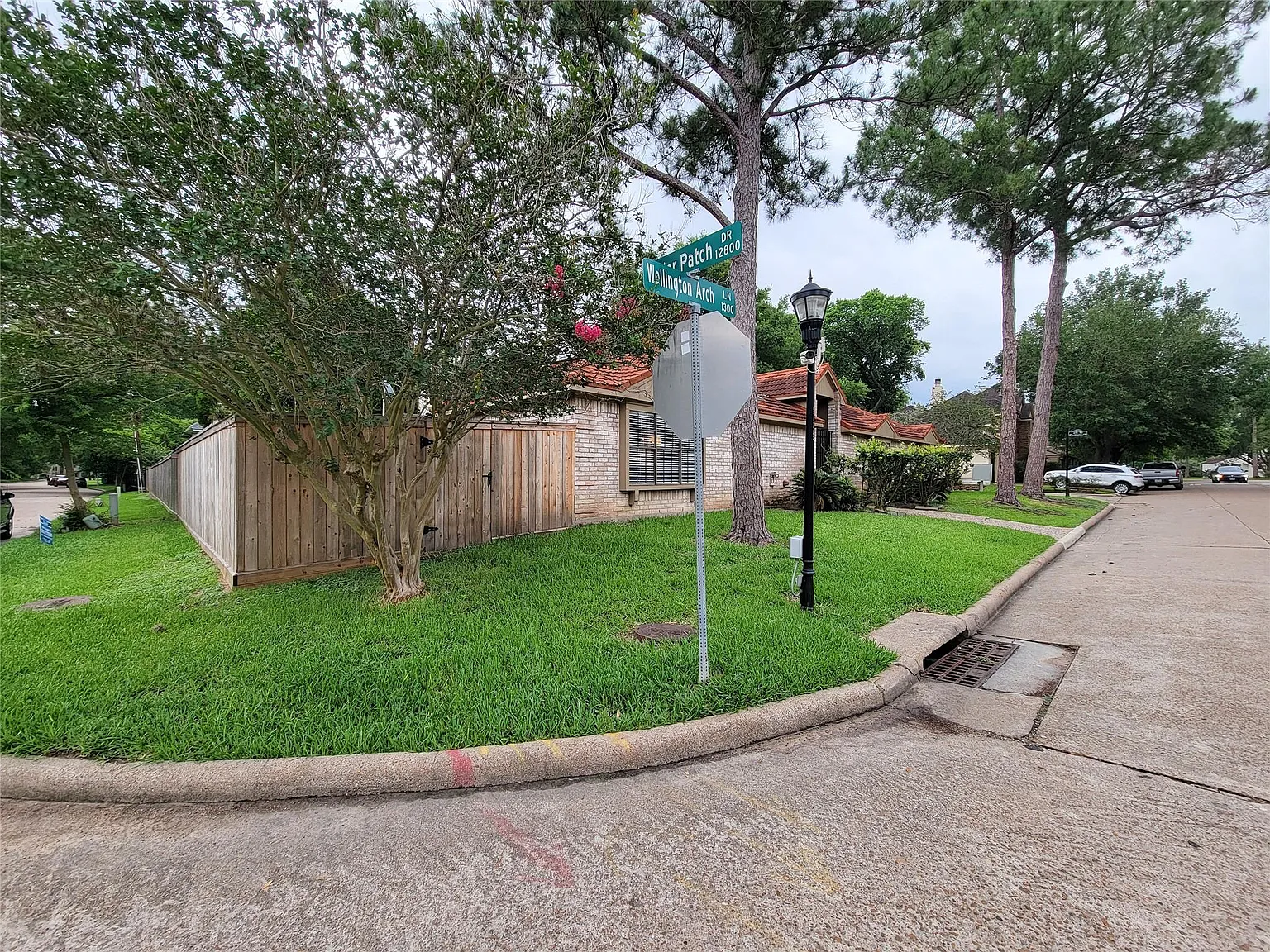 3 bed, 2.0 bath, 2036 sqft, $2,500 — Photo 3