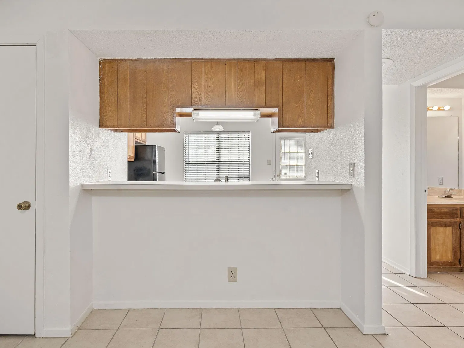 2 bed, 2.5 bath, 1047 sqft, $1,295 — Photo 2