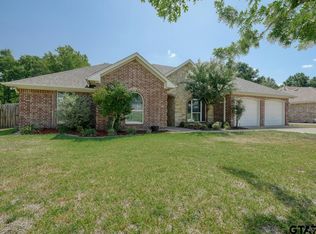 209 Heritage Ct, Lindale, TX 75771