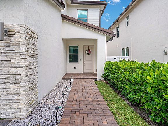4th image of 1600 Verawood Lane