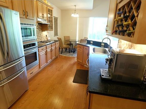 5th image of 2722 Beech Grove Ln