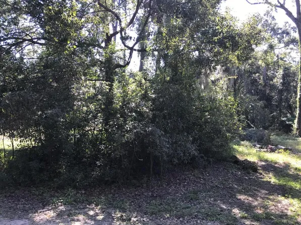 33 Buchanan Rd, Saint Helena Island, SC 29920