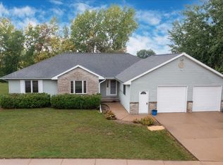 2890 Newport Ave, Oshkosh, WI 54904