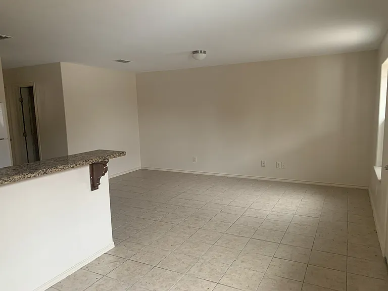 2502 Gregory Ave #E — Photo 5