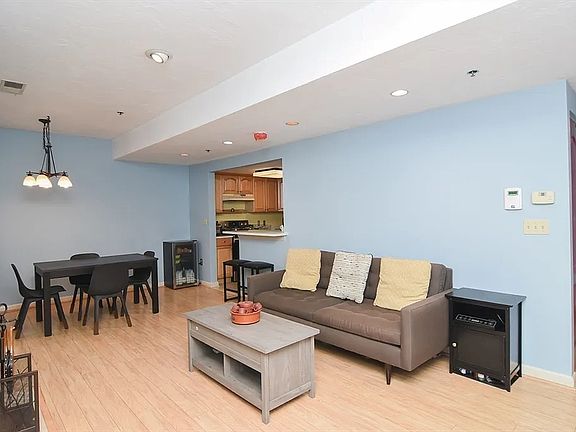 3rd image of 200 Falls Blvd #304