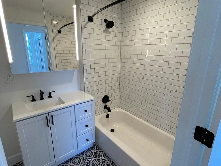75 Florida Ave NW #4 — Photo 17