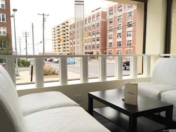 3rd image of 405 E Broadway #107