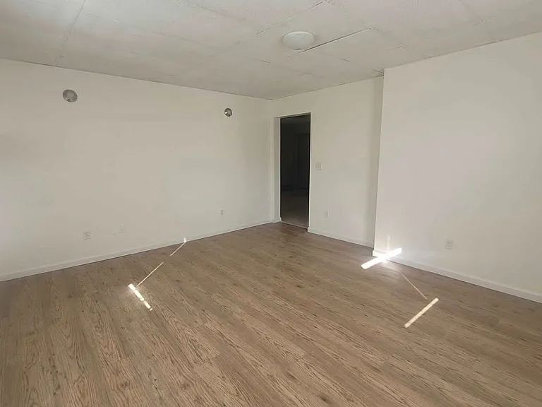 11 Hamilton St #1A — Photo 5