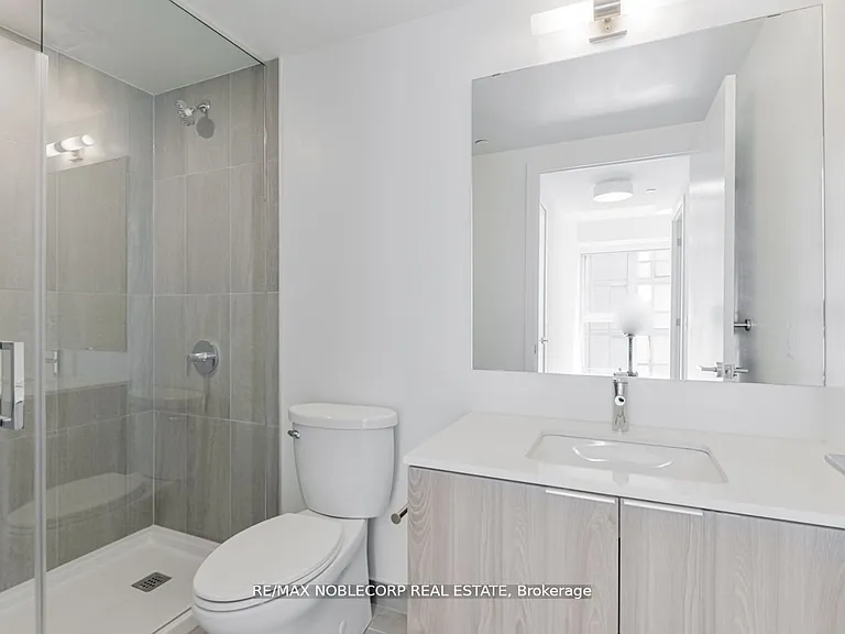 357 King St W #3409 — Photo 8