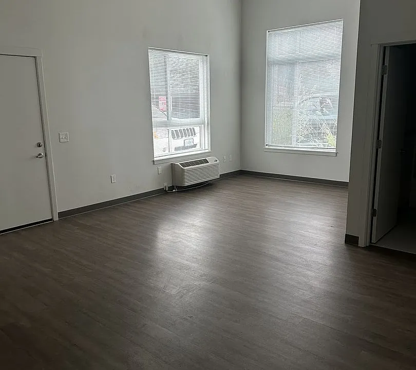 990 Broadway Apartment Homes