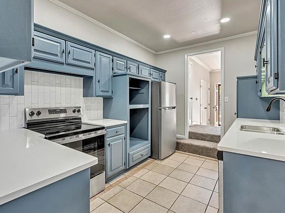 4th image of 11300 N Pennsylvania Ave APT 161