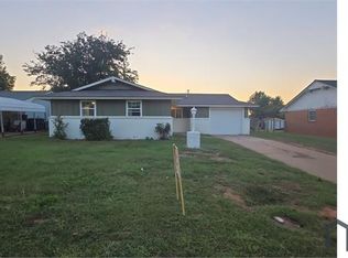 918 Freeland Dr, Enid, OK 73701