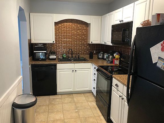 5th image of 1633 Clayton Ave