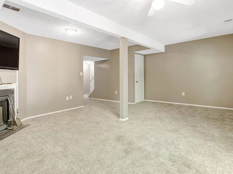7926 Pebble Brook Ct — Photo 19