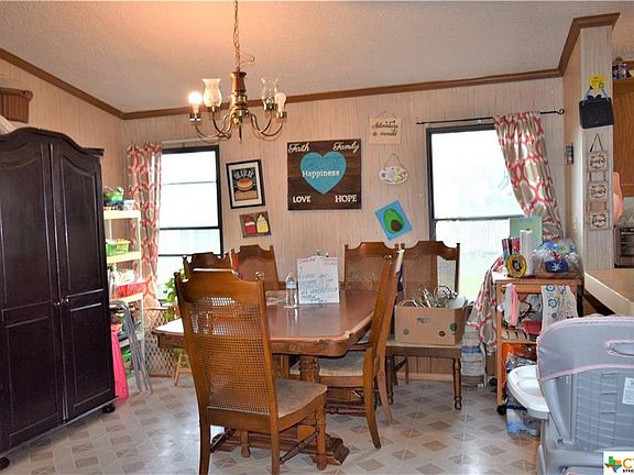 4th image of 208 Ramirez Ln