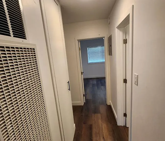 1540 S Orange Grove Ave #4 — Photo 5