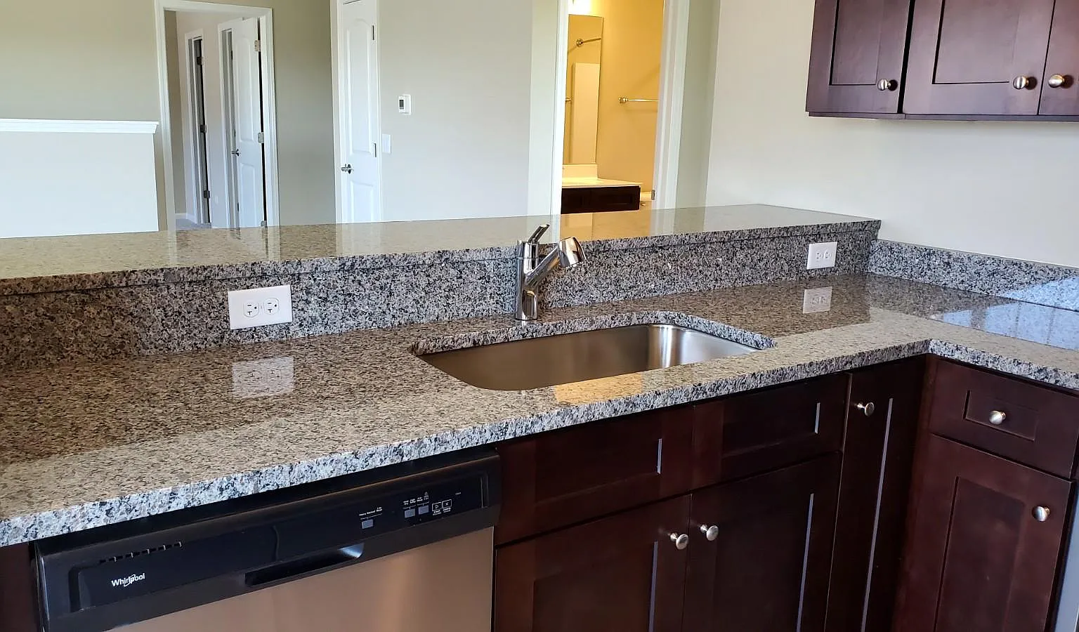 2 bed, 1207 sqft, $2,310 — Photo 4