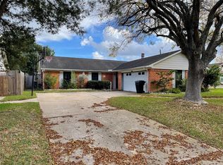 607 Derbyshire Dr, Houston, TX 77034
