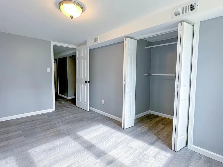 1104 Saint Mark Dr — Photo 6