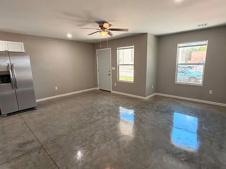 514 S Byers Ave — Photo 3