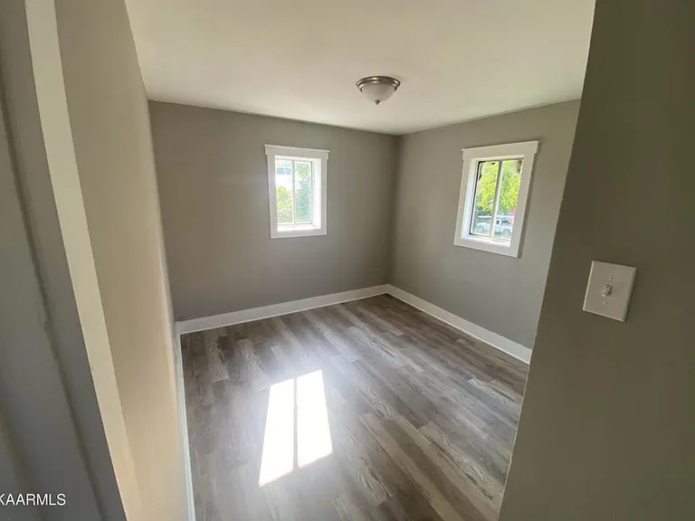 206 Ferry St #2 — Photo 3