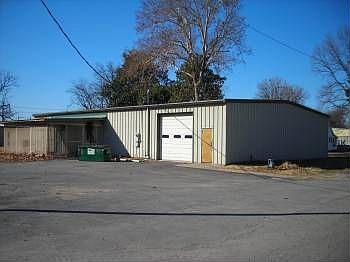 5th image of 220 Vine St