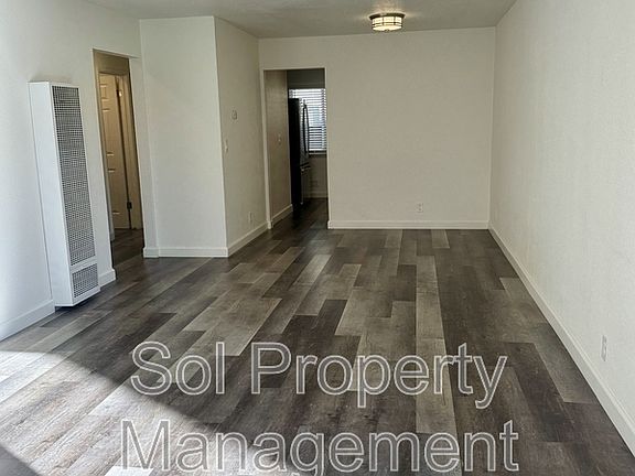 3rd image of 1053 W Hamilton Ave #1
