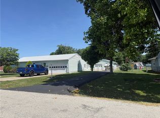 270 Shutter Dr, Decatur, IL 62526