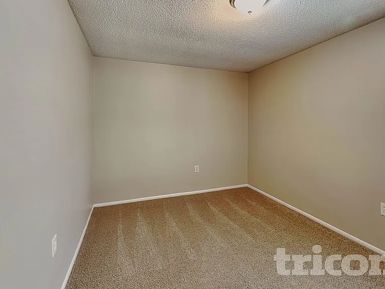 5815 Brambletree St — Photo 13