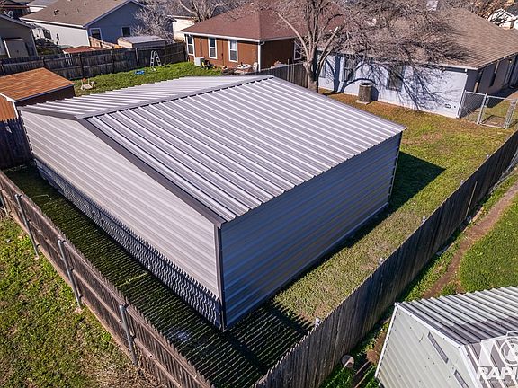 3rd image of 2713 Lindell Ave