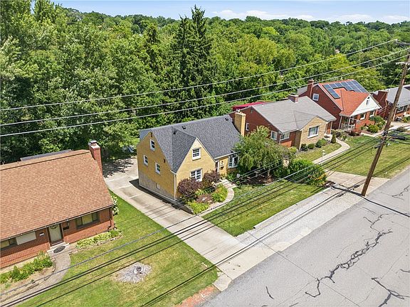 3rd image of 1100 Raven Dr
