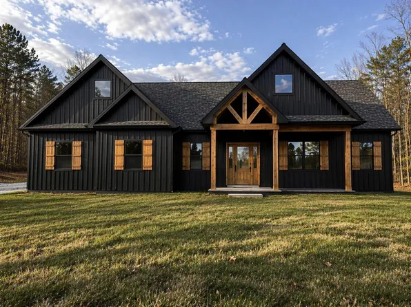 8 Silage Ln, Berkeley Springs, WV 25411