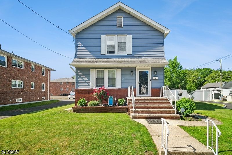 1st image of 602 Maple Ave