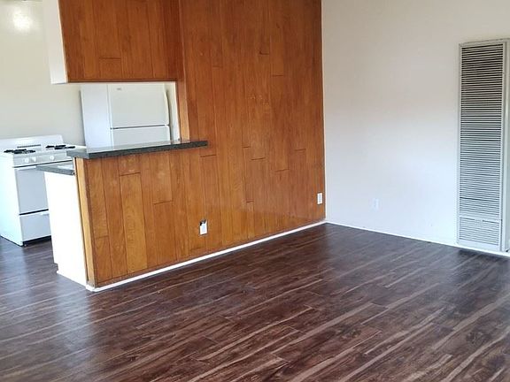4th image of 12221 Vanowen St APT H