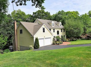 64 Mulberry Ln, Shelton, CT 06484