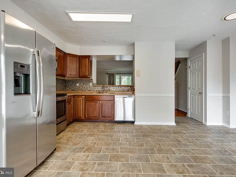 8125 Gray Stone Ln — Photo 15
