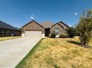 10901 SW 19th St, Yukon, OK 73099