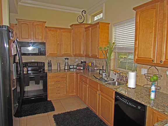 4th image of 802 Severn Ave