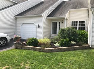 37B Pointe West Dr #B, Halfmoon, NY 12065