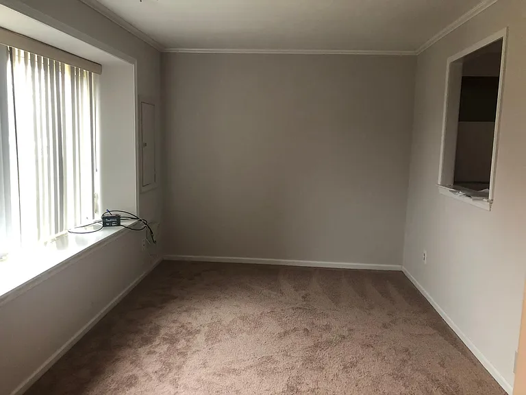 131 Caernarvon Ct — Photo 14