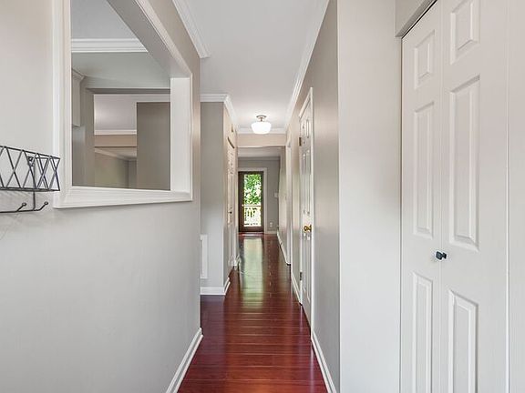 3rd image of 128 Kings Mill Dr